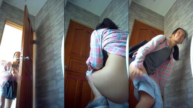 《极品CP☀️重磅泄密》厕拍达人景区女公厕偸拍后续12☀️各种高质量气质小姐姐方便~姿态百出赏逼赏脸有美女有极品逼 (8)